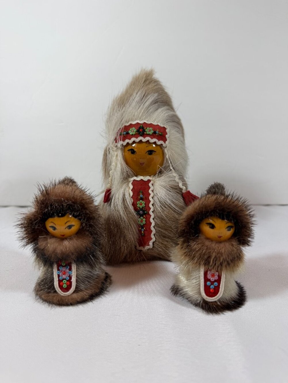 Vintage Native Inuit Arctic Set Of 3, Genuine Fur Dolls, GORGEOUS! - Picture 2 of 12